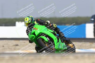 media/Sep-20-2025-TrackDaz (Sat) [[27f0cde673]]/A Group/12pm (Turn 1)/